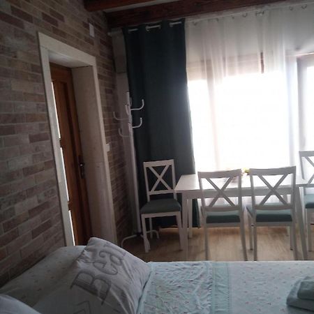 Studio Apartman Luka Стариград-Пакленица Екстериор снимка